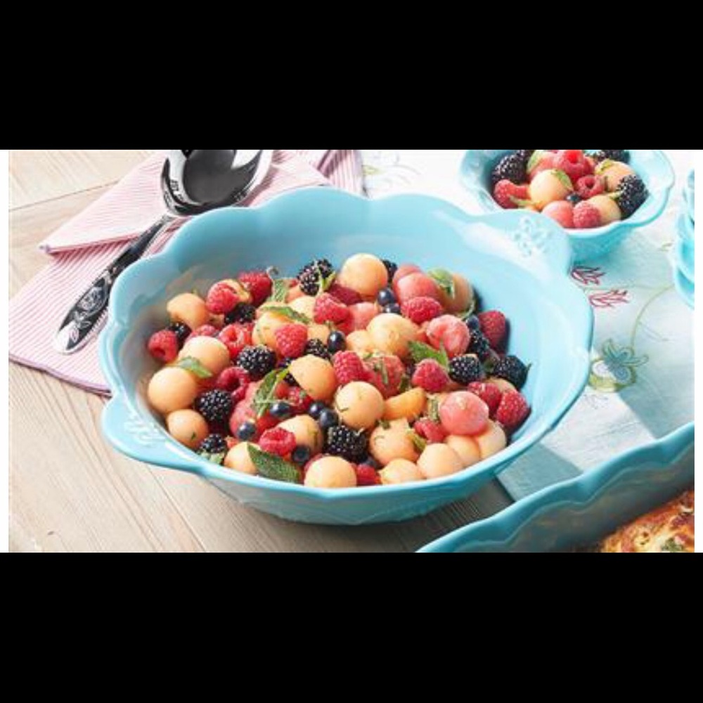 Aqua serving bowl